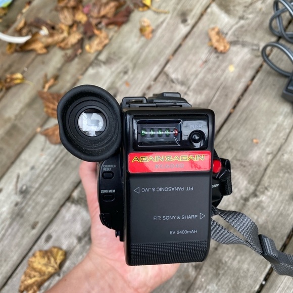 Vintage 1991 Sony Video 8 Handycam Video Camera WITH ORIGINAL RECEIPT FROM 1991 - Picture 13 of 16